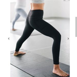 NWT Zyia 7/8 Leggings